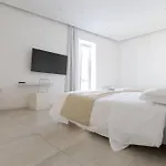 לינה וארוחת בוקר White 1903 - Rooftop Pool & Luxury 4*