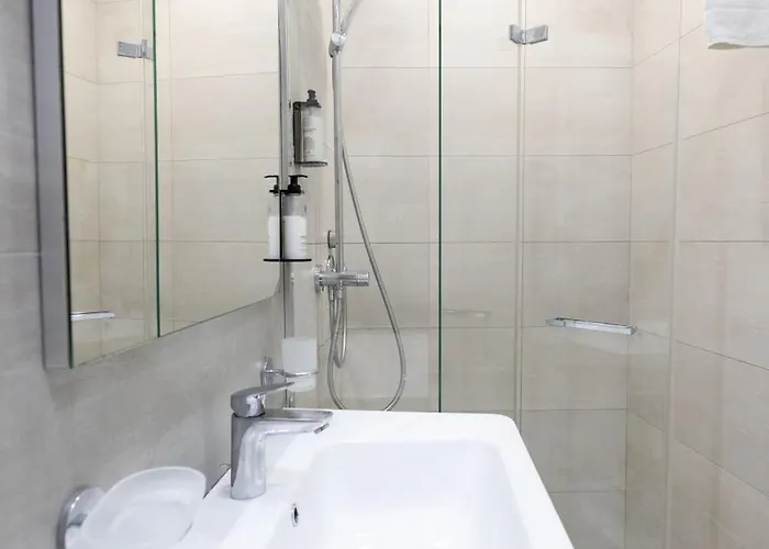 White 1903 - Rooftop Pool & Luxury 4*