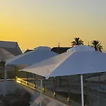 White 1903 - Rooftop Pool & Luxury B&B