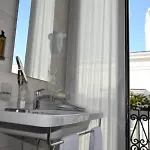 B&B White 1903 - Rooftop Pool & Luxury