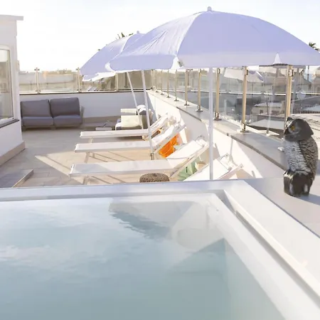 White 1903 - Rooftop Pool & Luxury Bed & Breakfast 2*