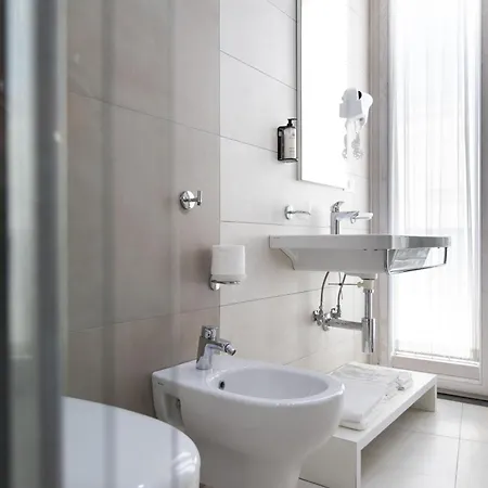 White 1903 - Rooftop Pool & Luxury 4*