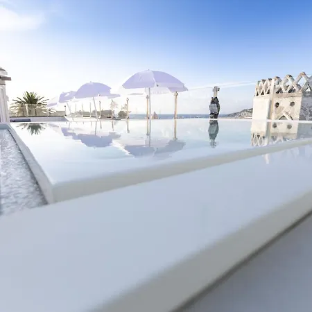 White 1903 - Rooftop Pool & Luxury
