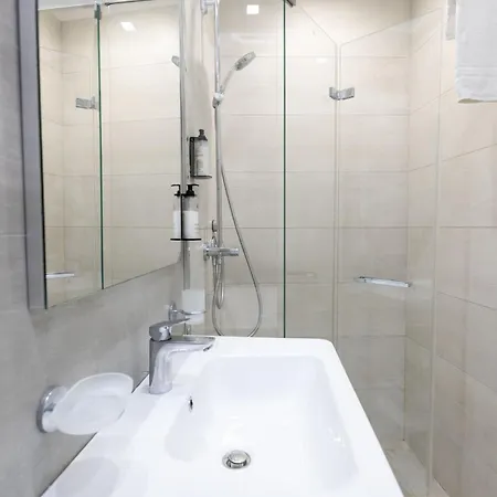 White 1903 - Rooftop Pool & Luxury 4*