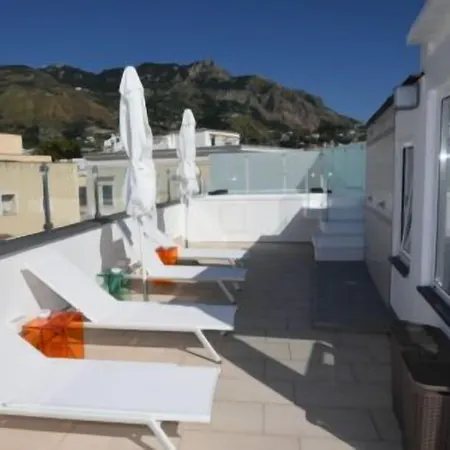 White 1903 - Rooftop Pool & Luxury فندق مبيت وإفطار Forio di Ischia