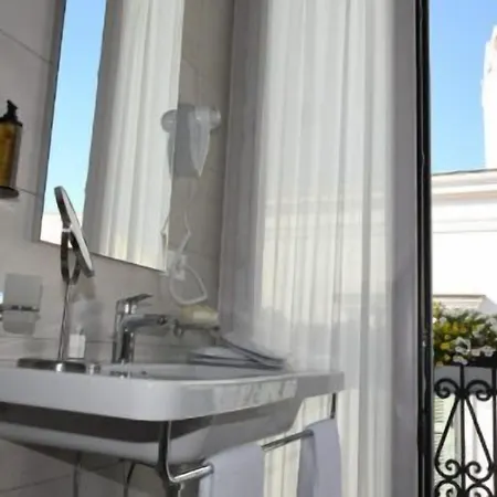 Frühstückspension White 1903 - Rooftop Pool & Luxury