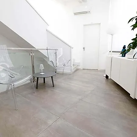 White 1903 - Rooftop Pool & Luxury 4*