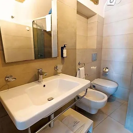 White 1903 - Rooftop Pool & Luxury 4*