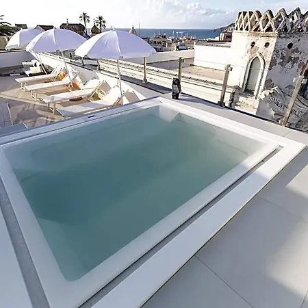 White 1903 - Rooftop Pool & Luxury 4*