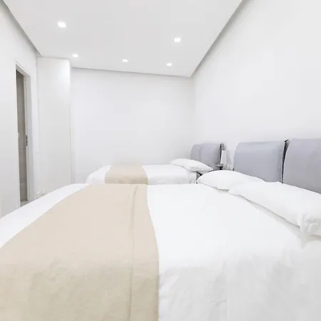 White 1903 - Rooftop Pool & Luxury Alojamento de Acomodação e Pequeno-almoço