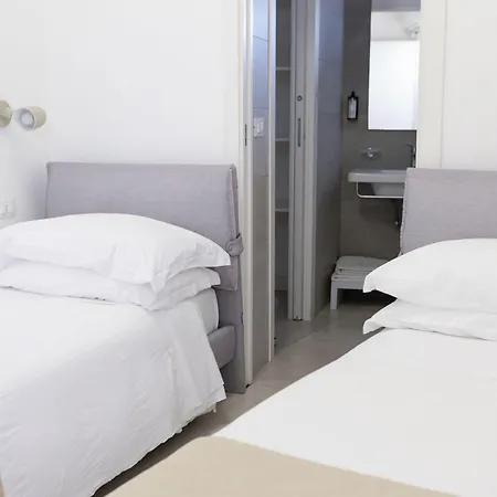 White 1903 - Rooftop Pool & Luxury 4*