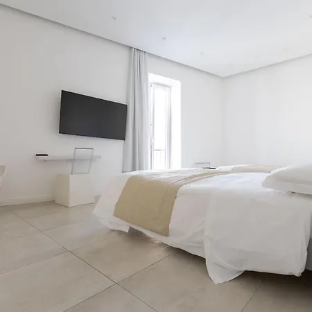 Bed & Breakfast White 1903 - Rooftop Pool & Luxury 4*