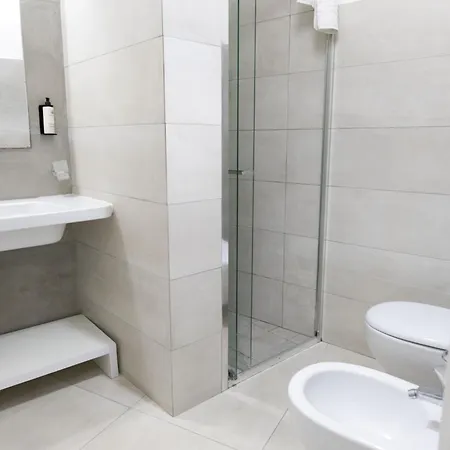 White 1903 - Rooftop Pool & Luxury